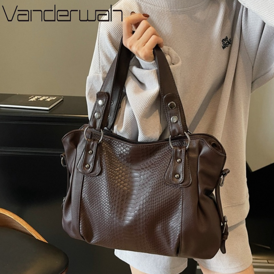Luxury Bags For Travel - Alligator Large Capacity Black Shoulder Bags