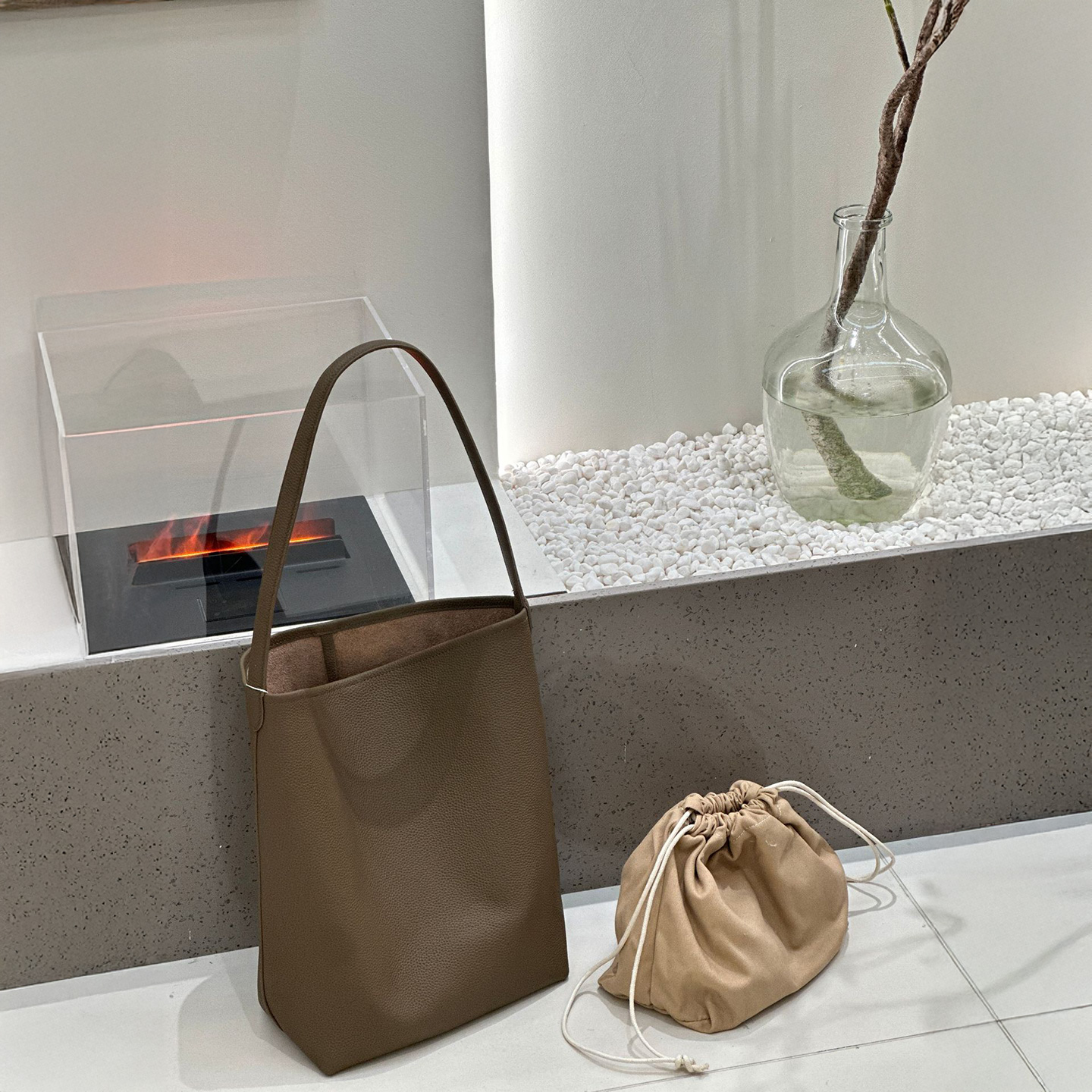 MENDY Bucket Bag Large Women's - Luxury Bags For Sale ulasan dan harga