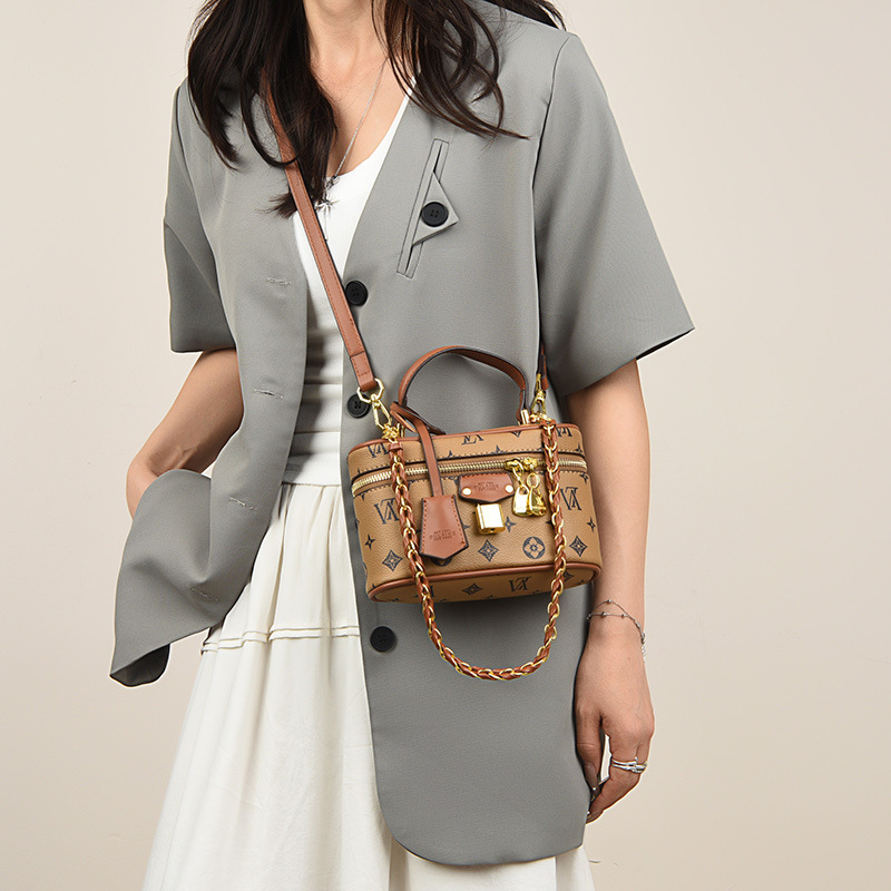 Structured Box Bucket Bag for  - Luxury Bags Tory Burch ulasan dan harga